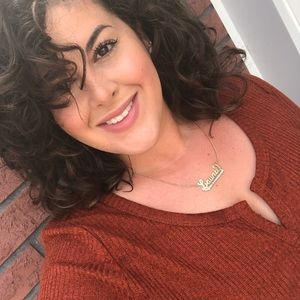 Meet your Posher, Laura